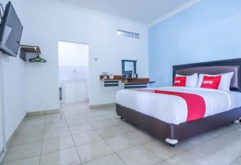 OYO 1755 De balcon Accomodation Near Ngurah Rai Airport allows 18 year olds to book a room