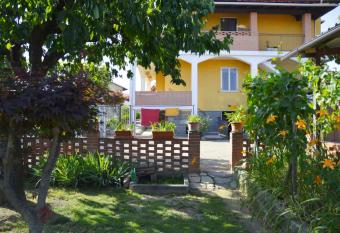 Villa Luisa B&B has Balcony rooms