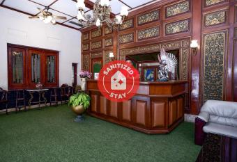 SUPER OYO Capital O 1644 Hotel Griya Kencana allows 18 year olds to book a room