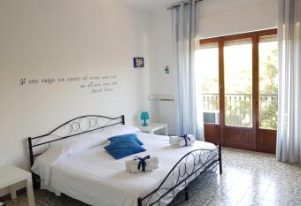 B&B Trapani Mare has Balcony rooms