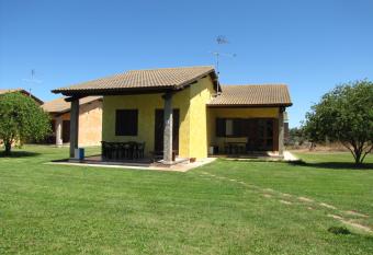 Agriturismo Porticciolo allows 18 year olds to book a room