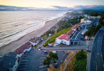 Ester Lee Oceanview Inn allows 18 year olds to book a room