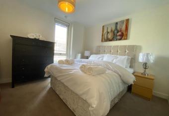 Central Milton Keynes hub one bedroom secured apartment allows 18 year olds to book a room
