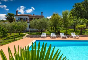 Mugeba Club Residence has Balcony rooms