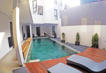 HM SOCIAL Karawaci has Balcony rooms