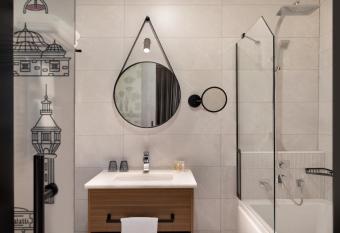 Ramada by Wyndham Budapest City Center allows 18 year olds to book a room