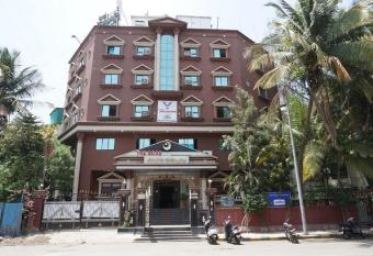 Treebo Trend Eagle Executive has Smoking/Balcony rooms