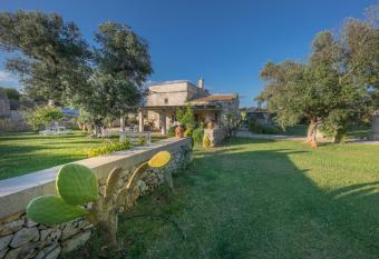 Masseria Vittoria allows 18 year olds to book a room