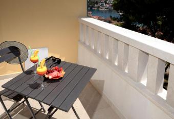 Villa Vista Hvar has Balcony rooms