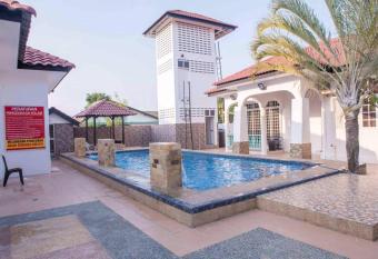 Wan Danisha Villa Inn has Balcony rooms