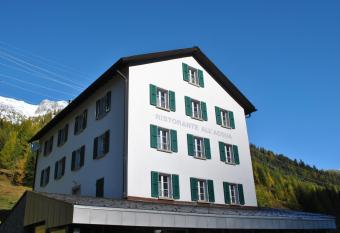 Ristorante Albergo All acqua has Balcony rooms