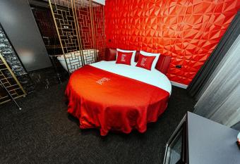 Emens hotel allows 18 year olds to book a room