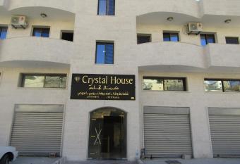 petraCrystal hotel has rooms with a private hot tub