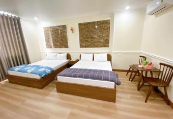     nh V   3 allows 18 year olds to book a room