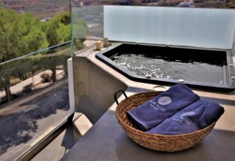 A Lux Villas Santorini has Balcony rooms