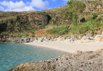 Bar Gelateria Case Vacanza La Giara has Balcony rooms