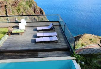 4 bedrooms house with sea view private pool and jacuzzi at Canico has Balcony rooms