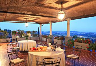 CANNON D ORO has Balcony rooms