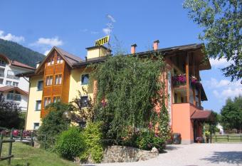 Animae Natura Hotel & Chalet allows 18 year olds to book a room