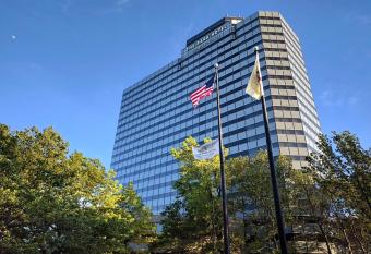 The Park Hotel at Meadowlands has Balcony rooms