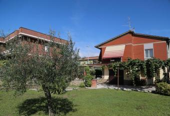 Casa Cristina allows 18 year olds to book a room