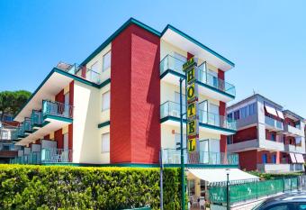 Hotel Viola allows 18 year olds to book a room