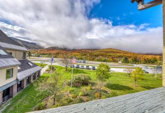 Mountain Green: 3E19 has Balcony rooms
