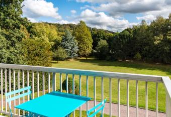 Les charmes Du Bosquet Parc d Amour et Nature Parking Priv   S  curis   has Balcony rooms