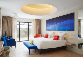 Manoir Henri Giraud & Spa has Balcony rooms