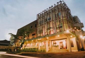 PanaHouse Surabaya has Balcony rooms