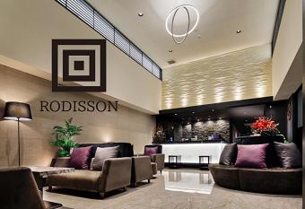 Rodisson Hotel Kyoto Shichijo allows 18 year olds to book a room