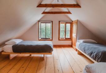 Le Triangle de l'  le allows 18 year olds to book a room