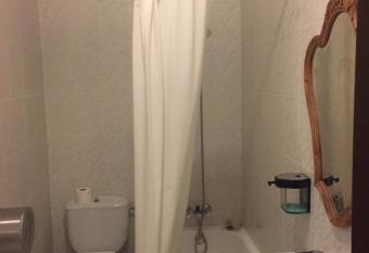 FONDA MOLINERO has Balcony rooms