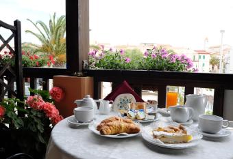 Lina Hotel allows 18 year olds to book a room