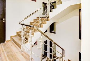 OYO Flagship 48225 Hotel Kirti allows 18 year olds to book a room