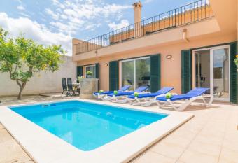 Goixa has Balcony rooms