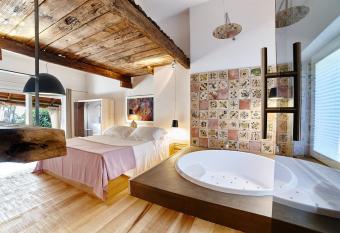 Praia Art Resort - Small Luxury Hotels of the world has Balcony rooms