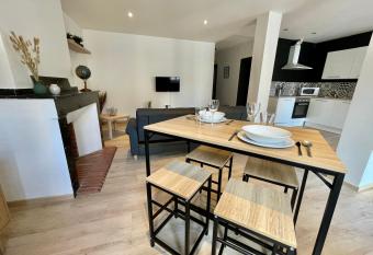 Spacieux Appartement Lumineux C  ur De Ville allows 18 year olds to book a room