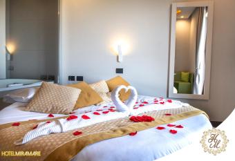 Hotel Miramare has Balcony rooms