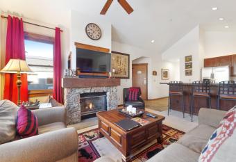 Main Street Junction has Balcony rooms