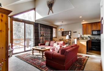 Saddlewood has Balcony rooms