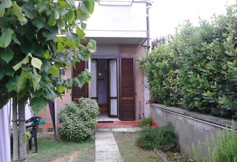 Bed And Breakfast Catherina allows 18 year olds to book a room