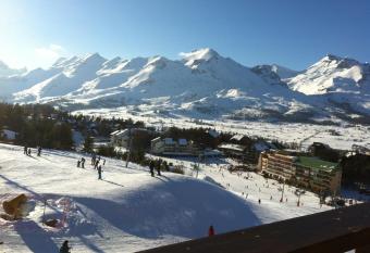 Eden sur les pistes avec vue panoramique sur la vall  e allows 18 year olds to book a room