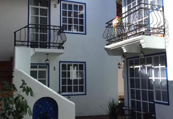 Villa Las Campanas has Balcony rooms