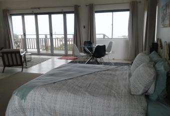 Ocean Gaze has Balcony rooms