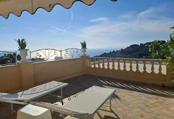 Villa Mimosa has Balcony rooms