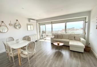 SPECIAL SUNSET TORREMOLINOS has Balcony rooms