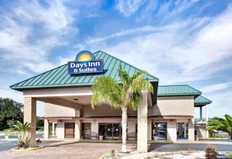 Rodeway Inn Davenport-Champions Gate has Smoking rooms