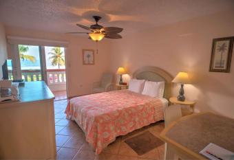 Luquillo Sunrise Beach Inn has Balcony rooms