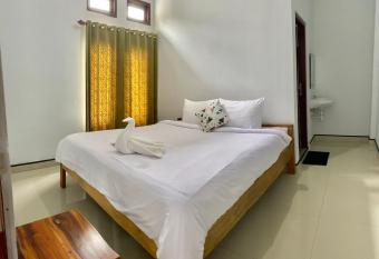 Santiago Bed and Breakfast at Desa Wisata Moni has Balcony rooms